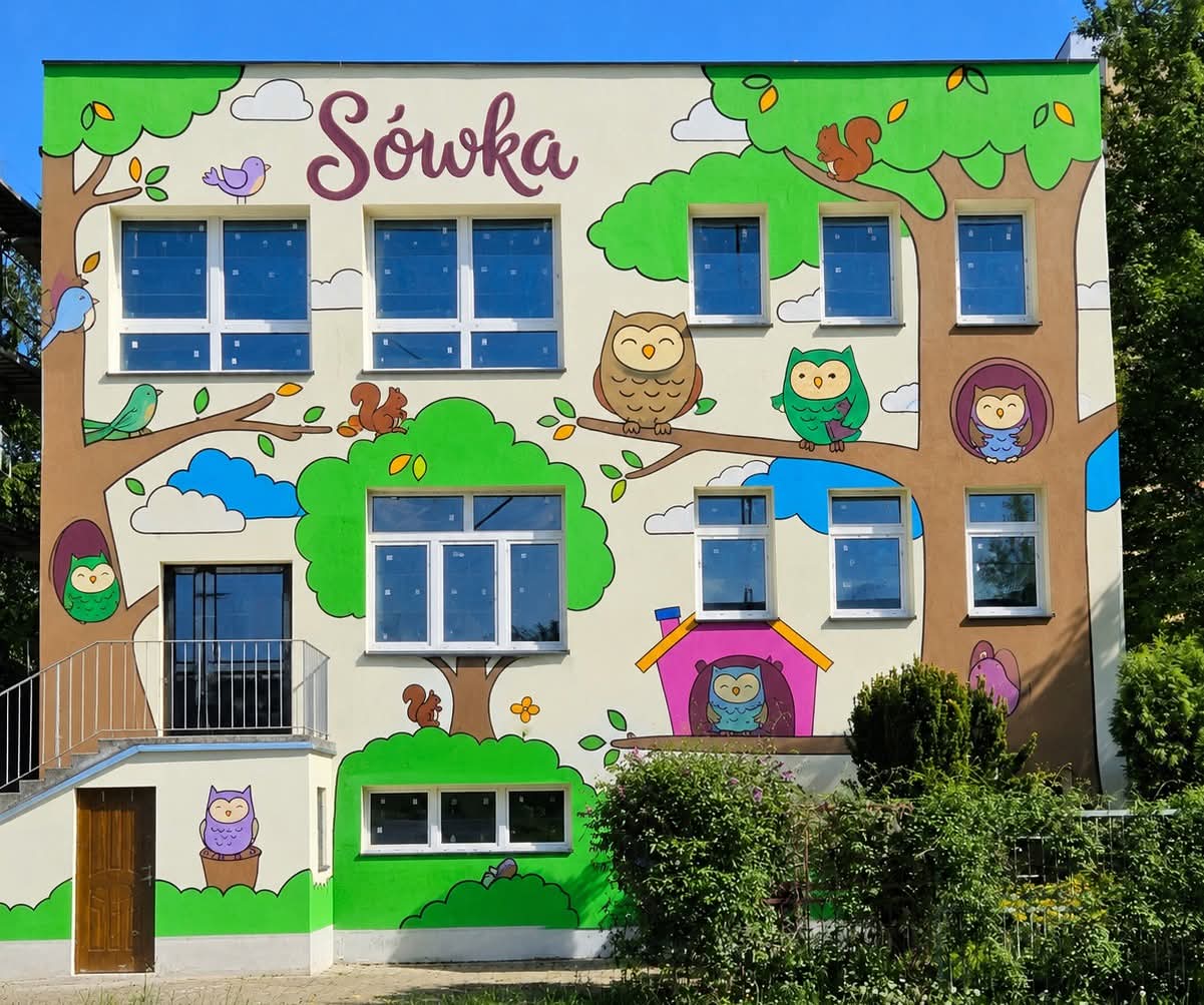 Budynek z napisem Sówka